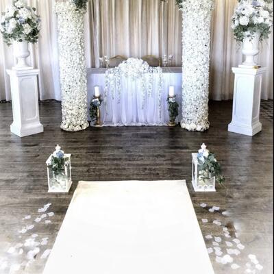 Floral wedding arch