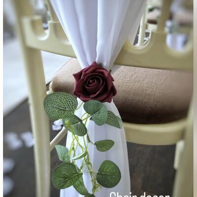 I white chiffon chair drape