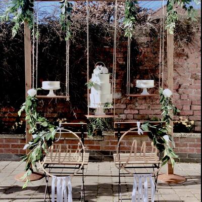 Rustic cake swing