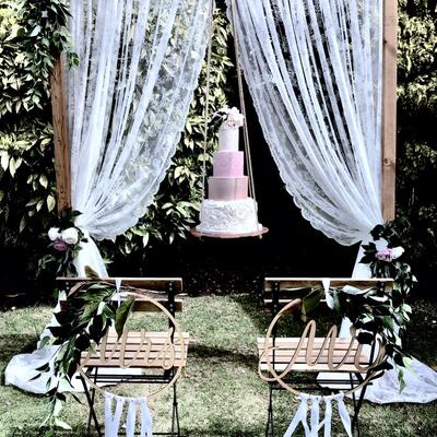 Rustic cake swing