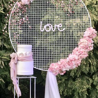Wedding mesh neon backdrop