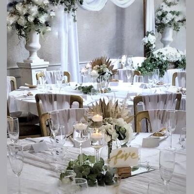 Wedding reception decor
