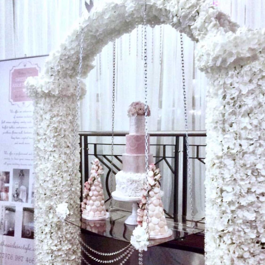 Cake Swing